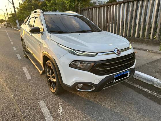FIAT TORO 2.0 16V TURBO DIESEL VOLCANO 4WD AT9 FIAT TORO 2.0 16V TURBO DIESEL VOLCANO 4WD AT9